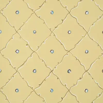 Colette in light yellow